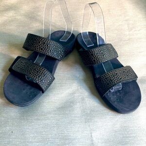 VIONIC Sz 8 Rest Samoa Studded Velcro Closure Adjustable Orthotic Insole Sandals